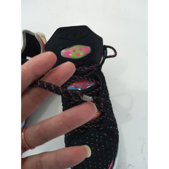 Nike Men's Black and Multicolor Athletic Shoes - Picture 12 of 12